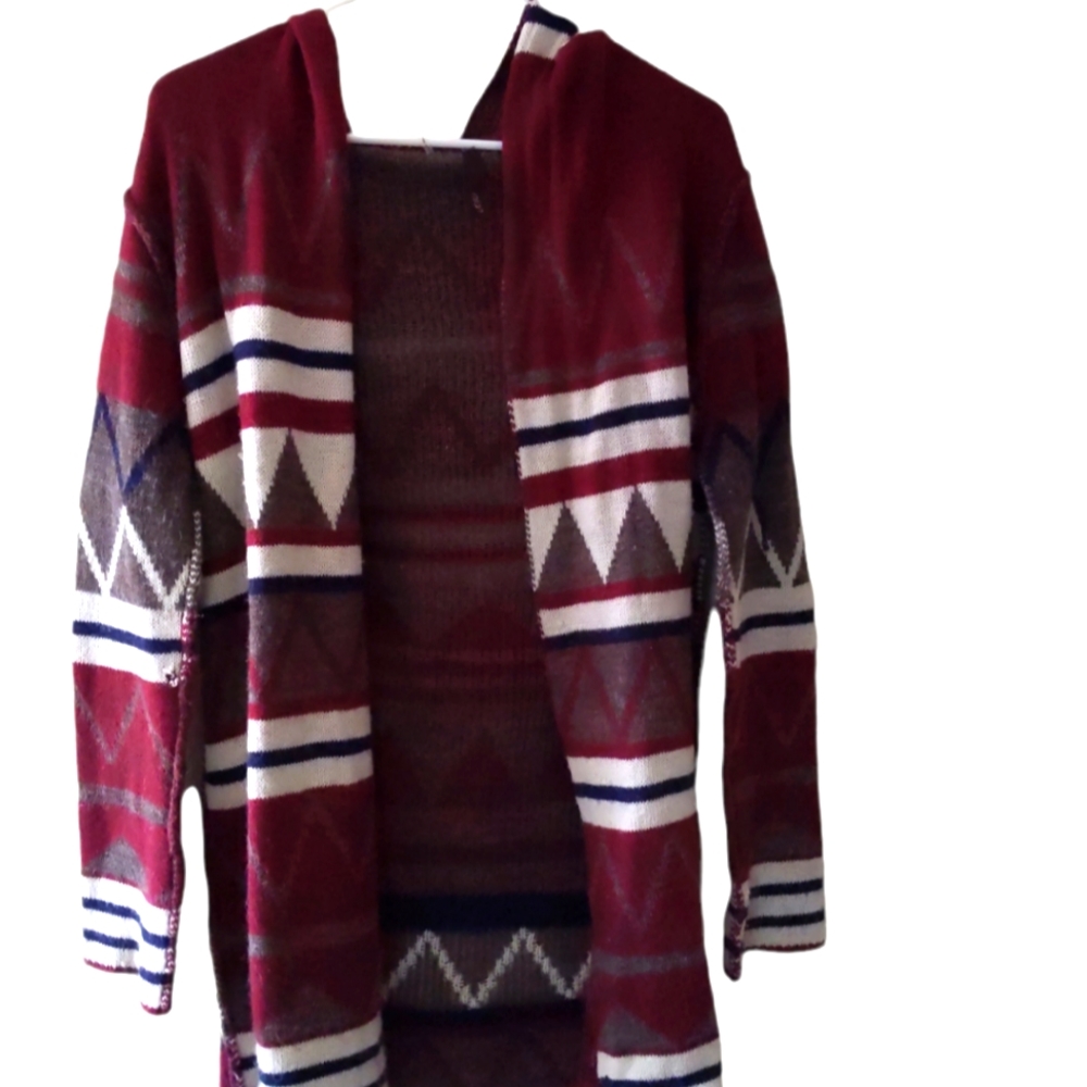 Hooded cardigan with fun geometric pattern
